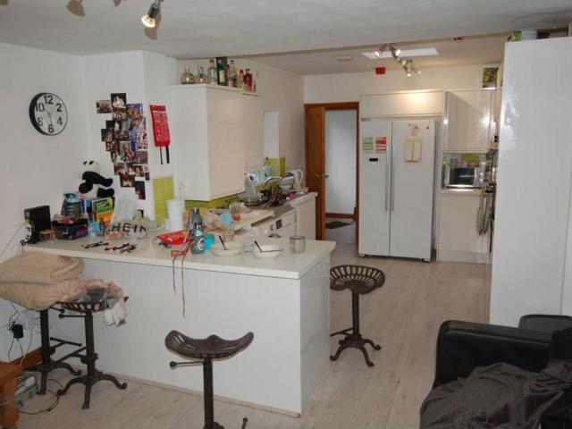 48 Exeter Road, B29 6EU 6 bed house to rent £2,990 pcm £690 pw