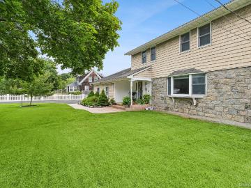 48 Fanning Ave, Hampton Bays, NY 11946 | MLS #845653