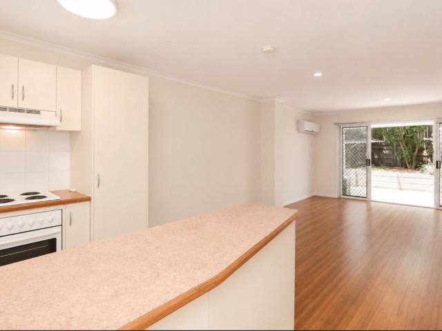 4/8 Grosvenor Street, Yeronga QLD 4104 Matthews Real Estate