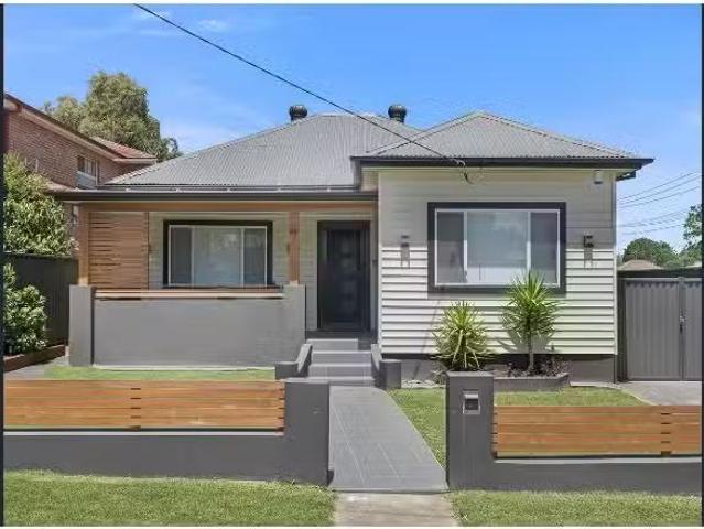 48 Haig Street, Wentworthville House for rent Listed by Rajwa.
