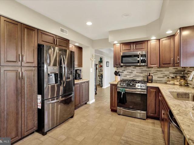 48 Hickory Lane