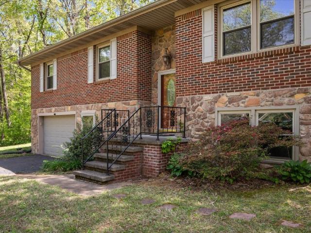 48 Hill Rd