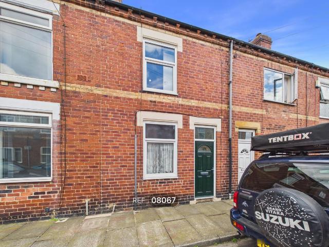 48, Hunt Street, Castleford WF10, 3 bed terraced house to rent, £850 pcm | PrimeLocation