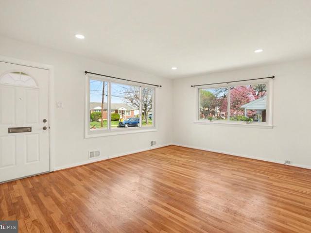 48 Kensington Drive