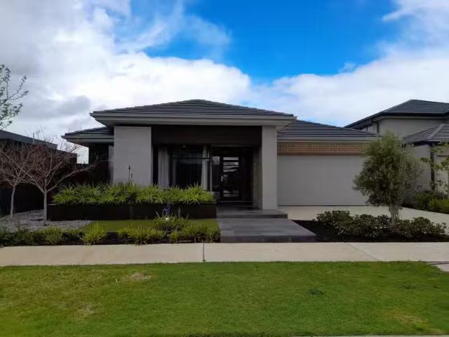 48 Latitude Promenade, TRUGANINA, VIC 3029 House for Rent