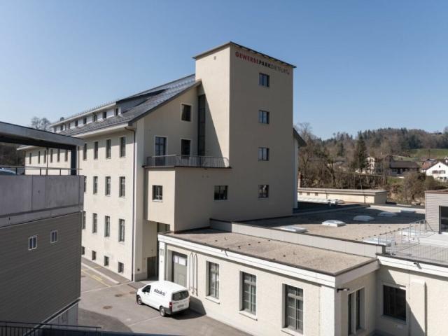 48 m2 Gewerbeflächen in modernem Gewerbehaus mit exklusivem Rohausbau