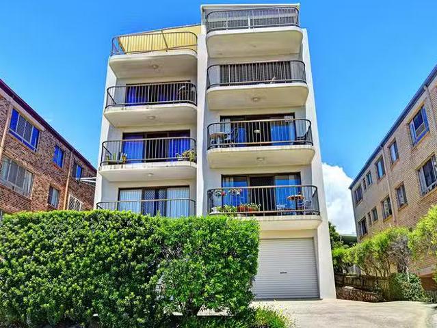 4/8 Mahia Terrace, Kings Beach, QLD 4551