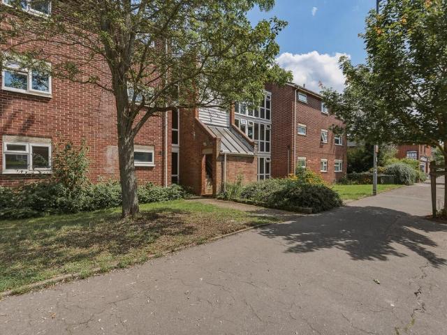 48 Old Palace Rd, Norwich NR2 4JQ, UK 3 bed flat to rent £1,766 pcm £408 pw