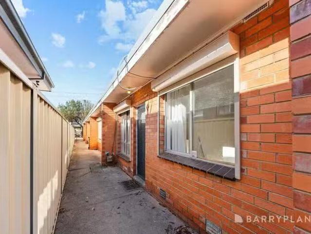 4/8 Percy Street, St Albans, VIC 3021