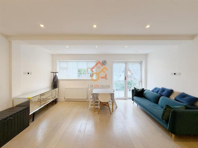 48 Ravenscroft Avenue, London NW11, 3 bed property to rent, £3,050 pcm | PrimeLocation
