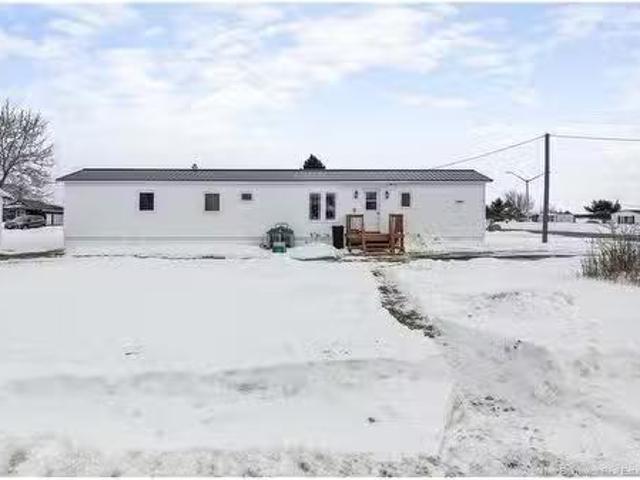 48 Rue Des Copains, Richibucto, NB, E4W 3X7 house for sale.