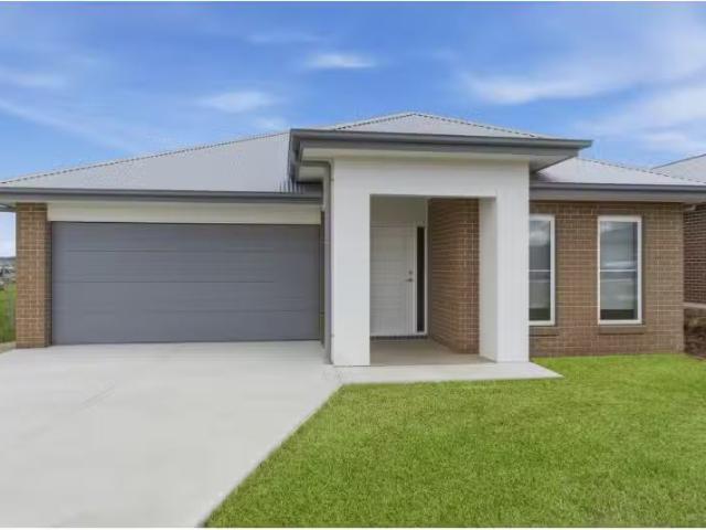 48 Springfield Drive, LOCHINVAR House for rent Listed by Tom.