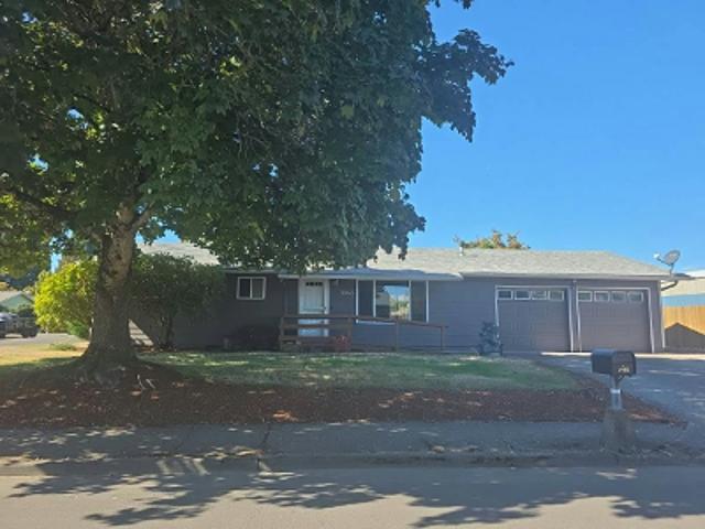 48th Ave NE