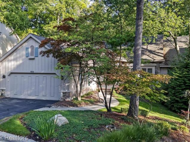 4904 Woodcliff Hill Road