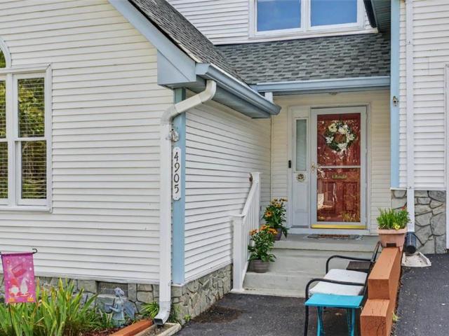 4905 Whitby MEWS