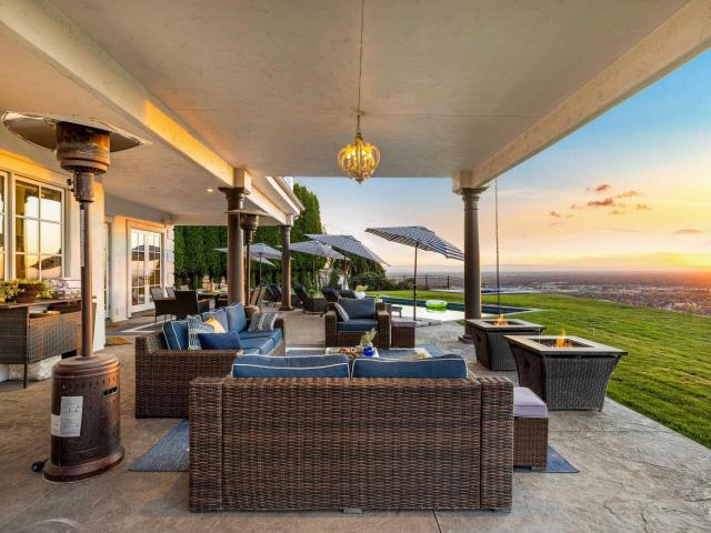 4906 North Quail Summit Place