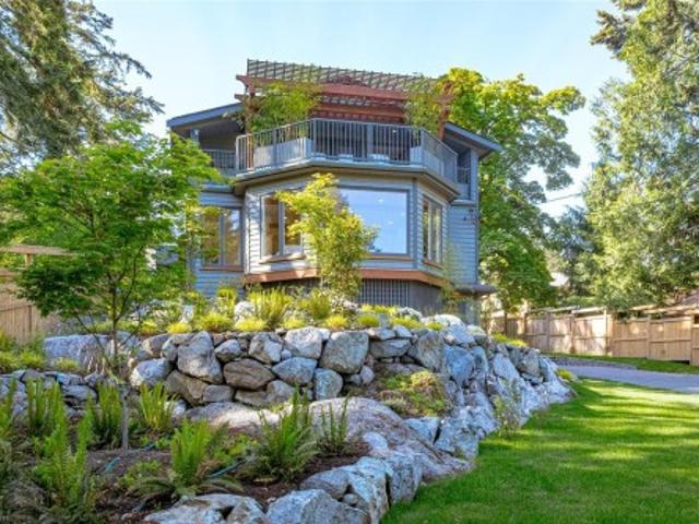 4906 Cordova Bay Rd, Saanich, BC, V8Y 2J5 house for sale | Listing ID 1050 | Royal LePage