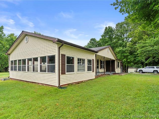 4907 E Lovers Lane