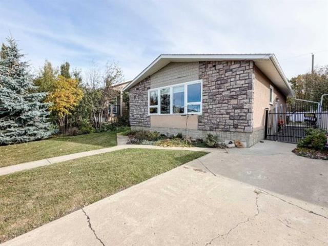 4907 54 Street, Stettler, AB, T4K 1A9 house for sale | Listing ID A2349 | Royal LePage