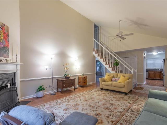 4909 Abbotsford MEWS