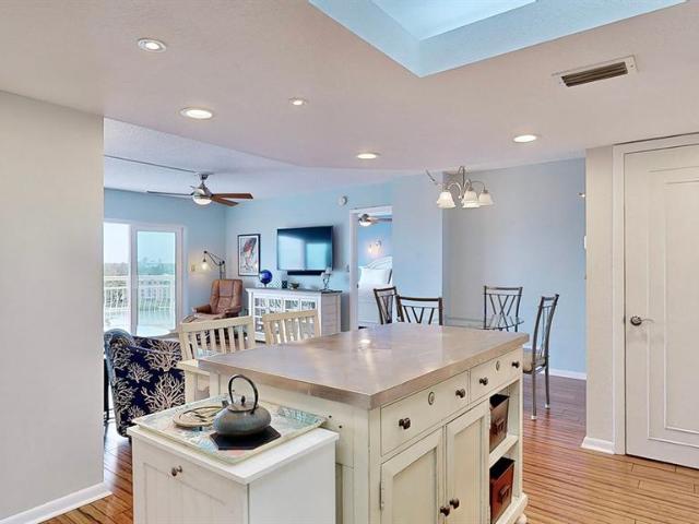 4900 Brittany Dr S, Unit 1011, St. Petersburg, FL 33715 | MLS #TB8403