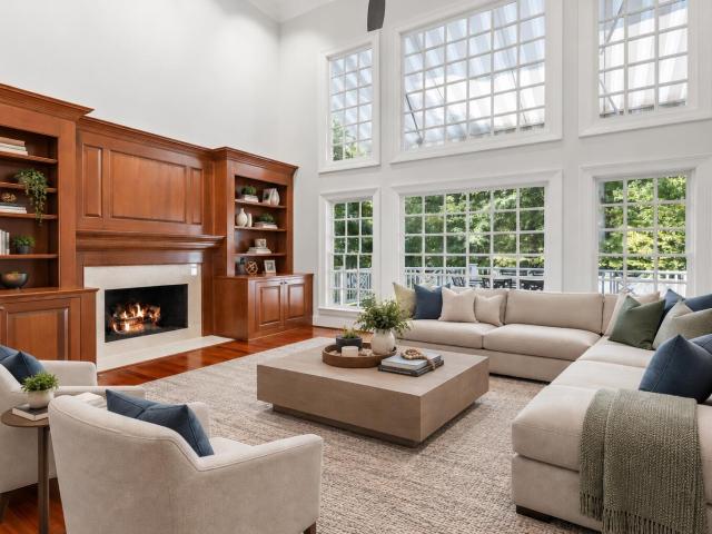 4901 Oakmoor Court