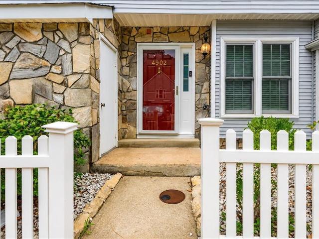 4902 Abbotsford MEWS