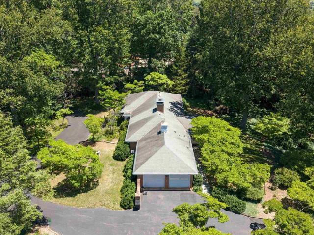 490 Oak Cir