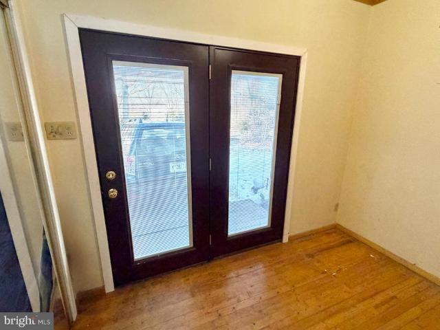 490 Meadow Lane