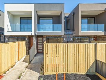 4/90 Saltlake Boulevard, Wollert VIC 3750 Townhouse For Rent | Domain
