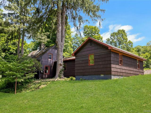 490 Peekskill Hollow Road