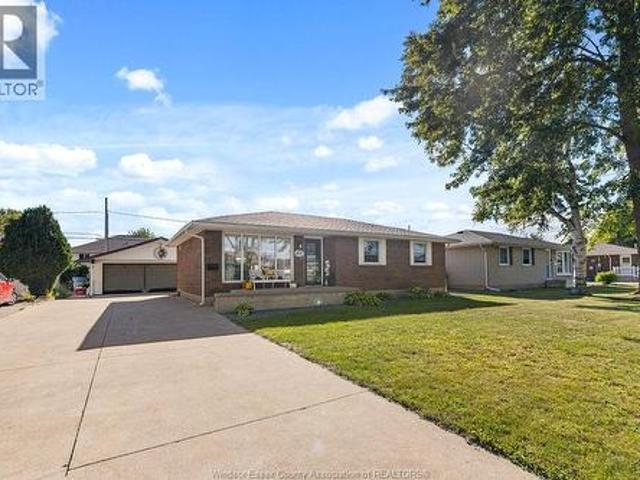 490 Victory, Lasalle, ON, N9J 1V7 house for sale | Listing ID 26023 | Royal LePage