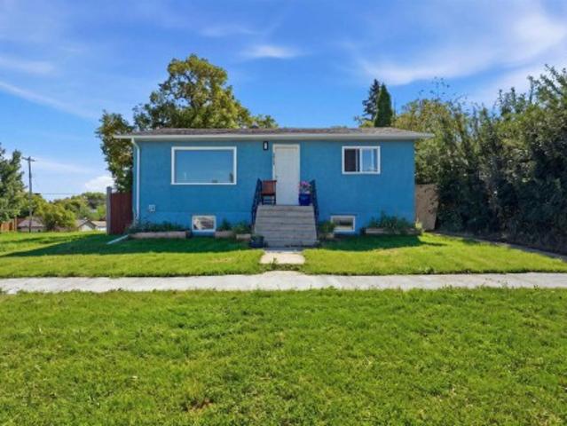 4915 49 Avenue, Onoway, AB, T0E 1V0 house for sale | Listing ID E4505 | Royal LePage