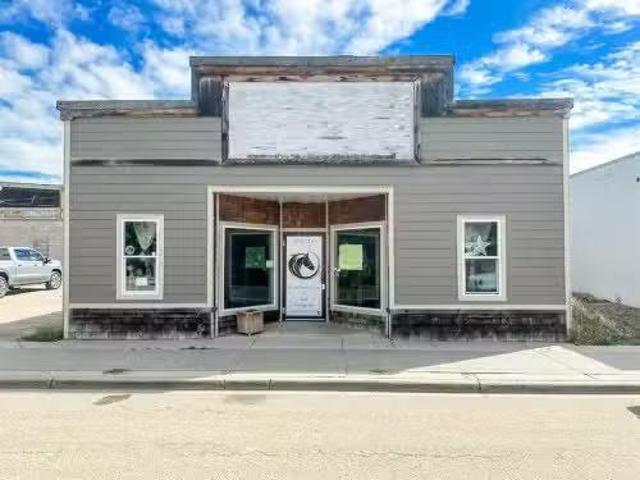 4915 51 Street, Stettler, AB, T0C 2L0 commercial for sale L.