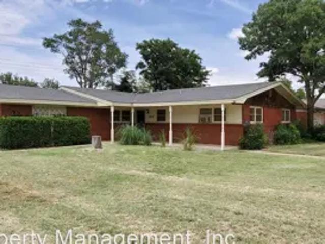 4918 14th St, 3 beds, 2 full baths