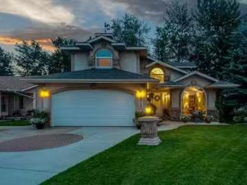 Innisfail, Alberta - Parking