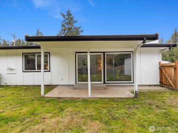 4911 97th St E, Tacoma, WA 98446 | MLS #2495