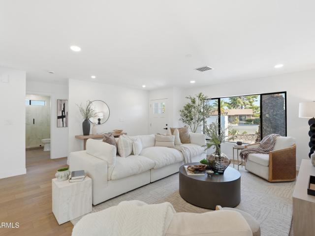 4912 e columbine drive