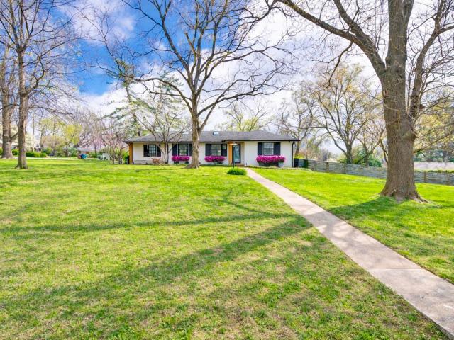 4912 Trousdale Dr