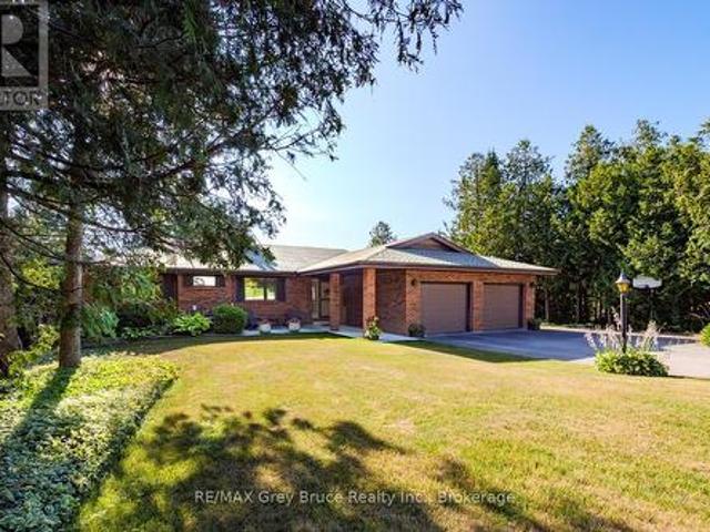 491 Balmy Beach Road, Georgian Bluffs, ON, N4K 5N4 house for sale | Listing ID X13614 | Royal LePage