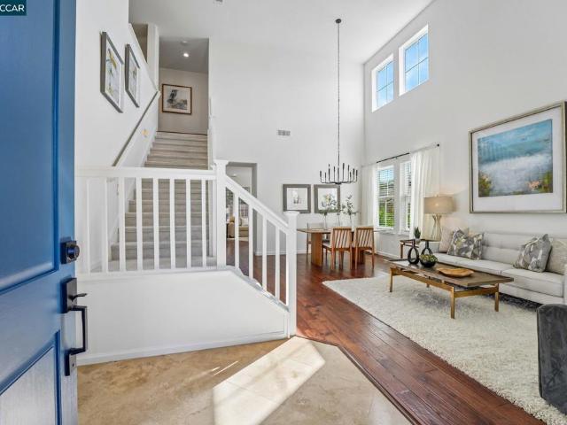 4926 Redwood Ave