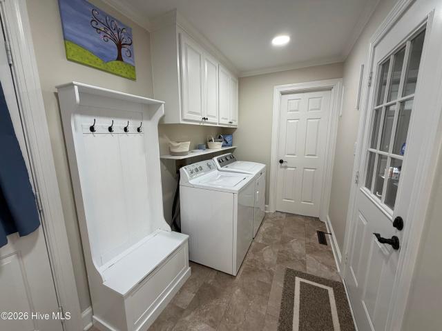 4927 Country Club Drive N