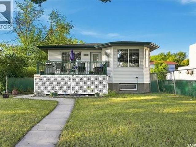 4920 Dewdney Avenue, Regina, SK, S4T 1B8 house for sale | Listing ID SK047450 | Royal LePage