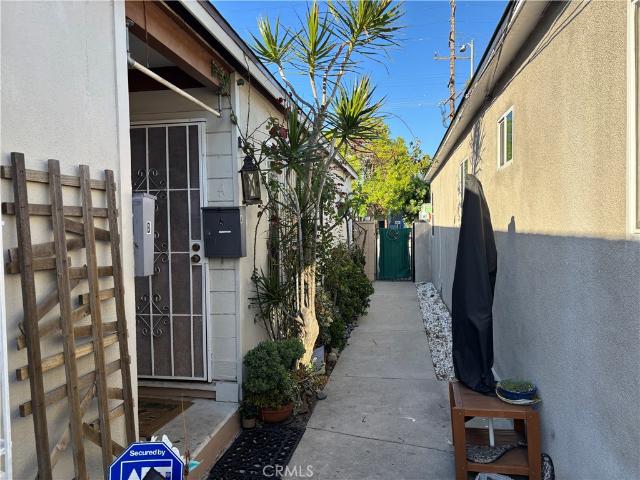 4921 S Centinela Ave, Los Angeles, CA 90066 | MLS #SR26074