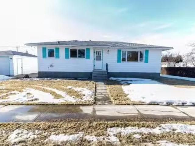 4922 46 Street, Bentley, AB, T0C 0J0 house for sale Listing.