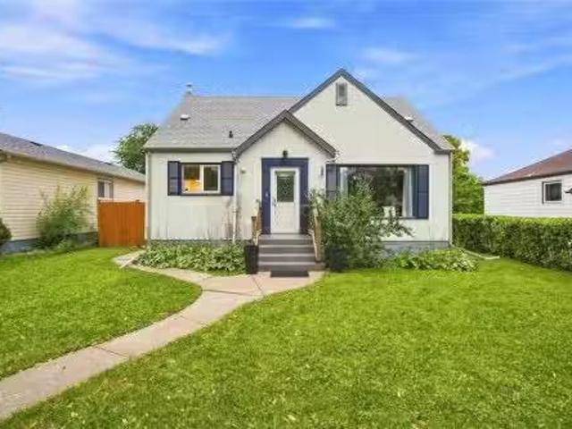 492 Jefferson Avenue, Winnipeg, MB, R2V 0N6 house for sale.