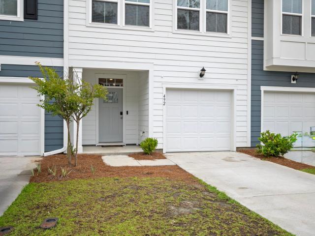 492 Trotters Lane