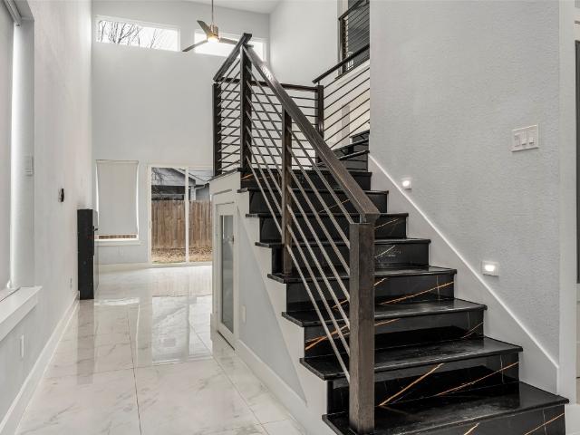4934 Creekmont Dr, Houston, TX 77091 | MLS #38426