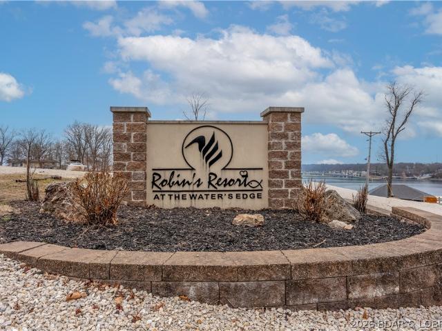 4935 Robins Circle 213