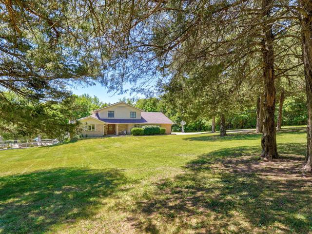 4932 E Farm Road 166